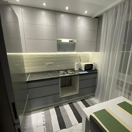 Стильная Квартира На Позняках Газ И Низкий Этаж Kyiv Exterior photo