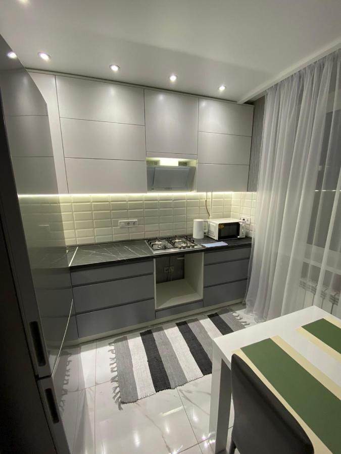 стильная на позняках газ и низкий этаж Apartment