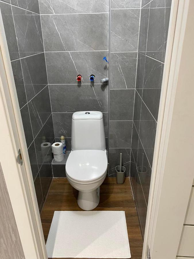 стильная на позняках газ и низкий этаж Apartment *